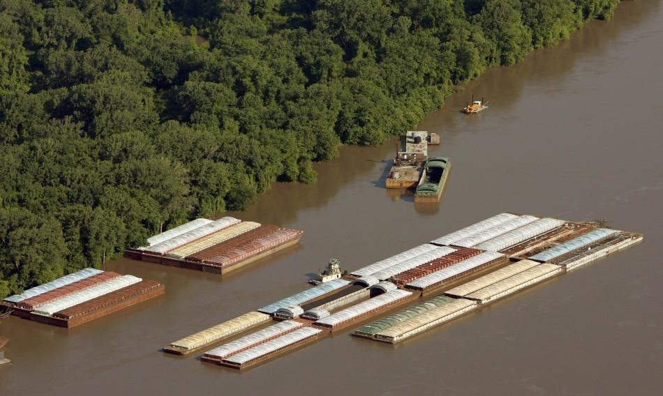 1000’s of Barges stranded in drought-stricken Mississippi River; supply chains collapsing Image-151