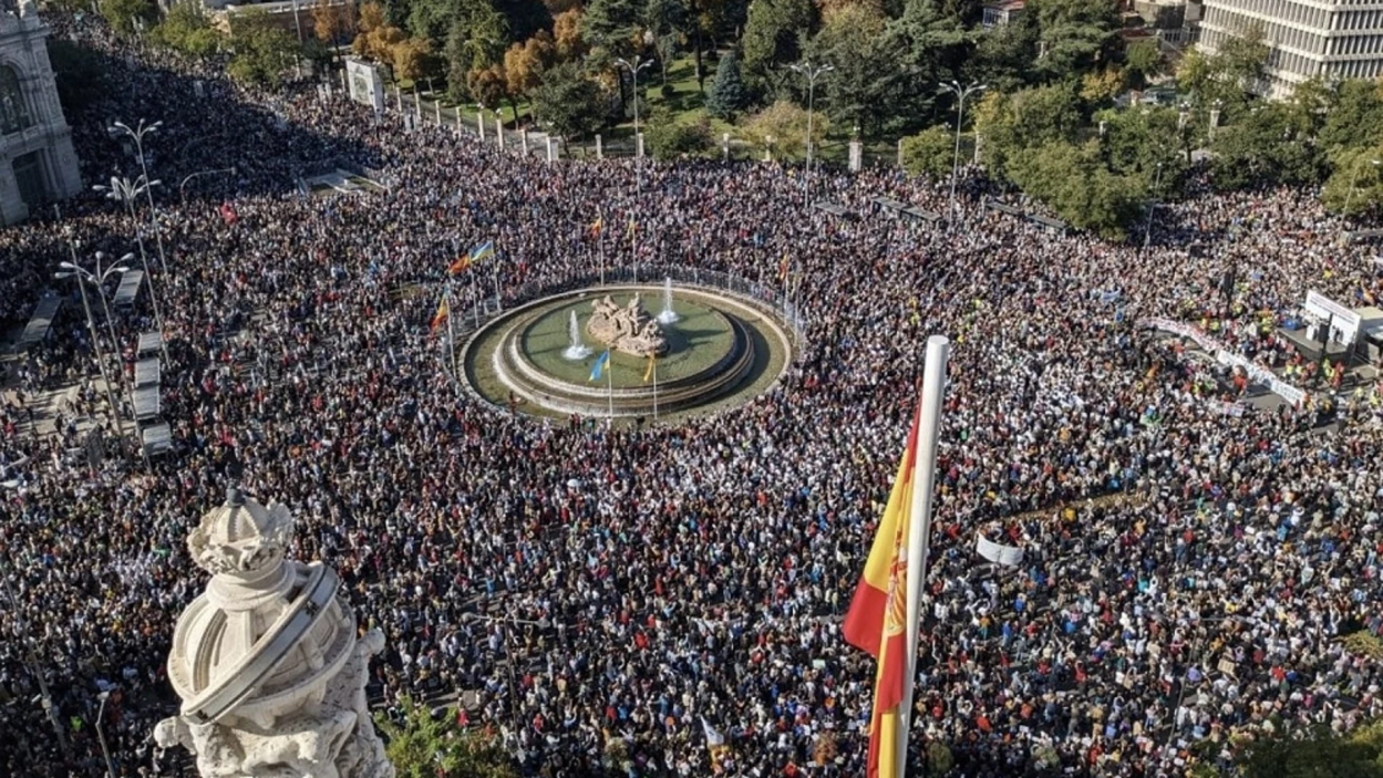 ‘White Tide’ of 30,000 take to the streets again in Madrid in defense of Public Health Image-473